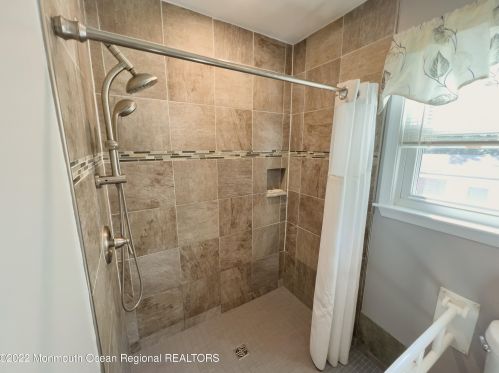 24 Anita Dr, Jackson Twp NJ 08527-4901 exterior