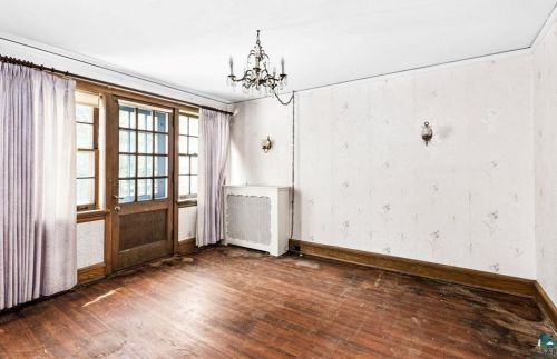 1 Hawthorne Rd, Duluth MN 55812-1936 exterior