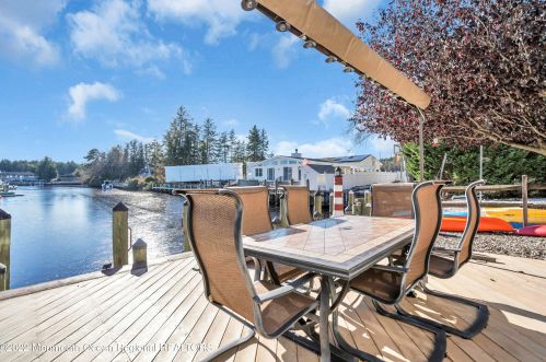 20 Is Rd, Berkeley Township NJ 08721-3530 exterior