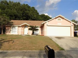 7674 Gramercy Dr, Orlando FL  32818-4729 exterior