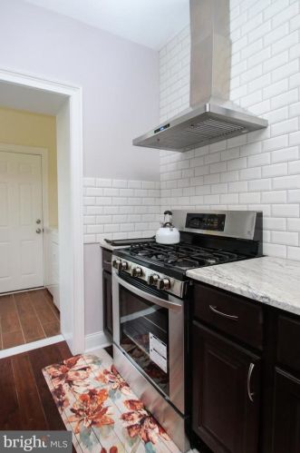 5121 Hazel Ave, Philadelphia PA 19143-1512 exterior