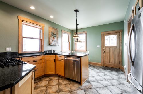 1817 48, Milwaukee WI 53208-1714 exterior