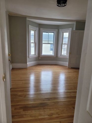 30 Clement Ave, Peabody MA 01960-6107 exterior