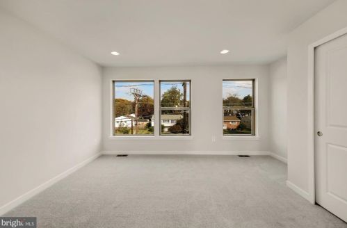 5134 Randolph Rd, Rockville MD 20852-2242 exterior