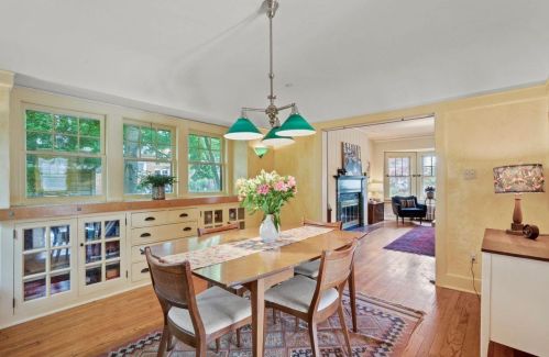 2414 Jarvis St, Milwaukee WI  53211-2128 exterior