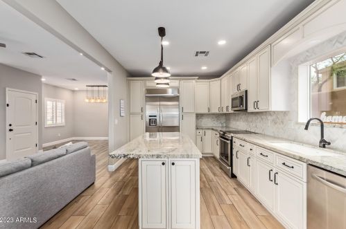 21844 40th Pl, Phoenix AZ  85050-7225 exterior