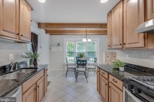 8717 Liberty Ln, Rockville MD 20854-3638 exterior