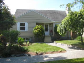 3209 56th St, Seattle WA  98107-3326 exterior