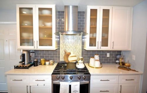 8221 Mohawk Rd, Milwaukee WI 53217-1737 exterior