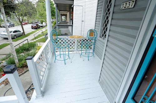 3237 Booth St, Milwaukee, WI 53212-2135