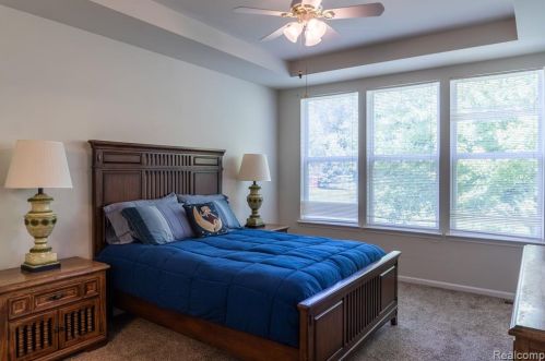 23583 Rossiter Dr, Macomb Township MI 48042-4846 exterior