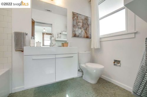 2631 Regent St, Berkeley CA 94705-2111 exterior