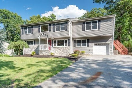 106 Evergreen Ave, Hopatcong, NJ 07843-1908