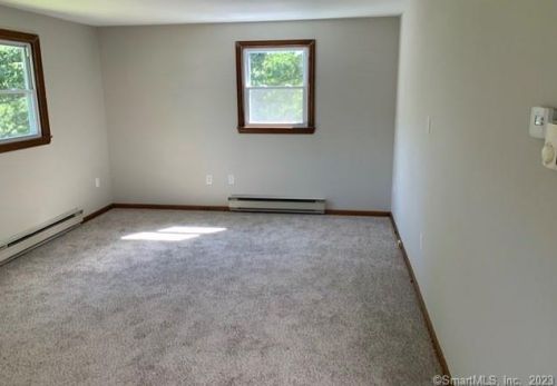 11 Colonial Dr, North Haven CT 06473-1238 exterior