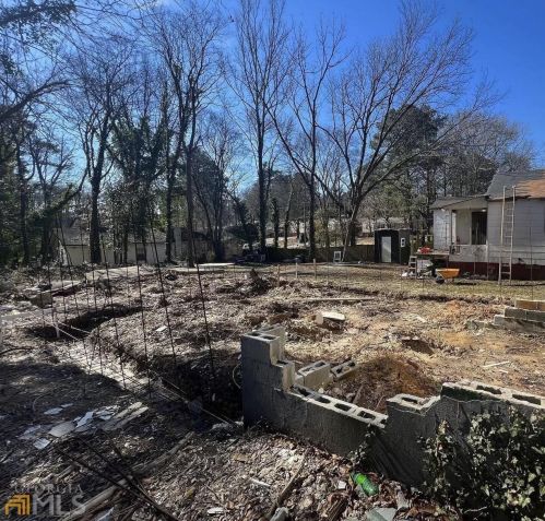 2480 Baker Rd, Atlanta GA 30318-6132 exterior