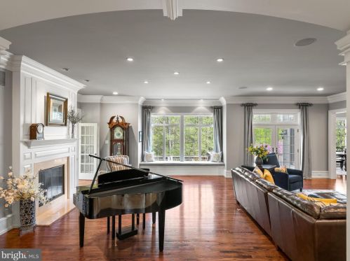 271 Blackburn Dr, Berwyn PA  19312-2801 exterior