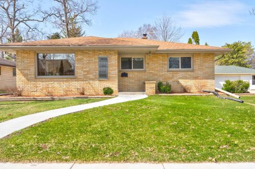 4963 19 St, Milwaukee WI 53209-5760 exterior