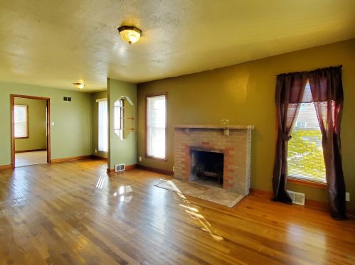 2733 Roosevelt Dr, Milwaukee WI 53216-1838 exterior