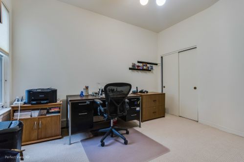 5533 Dorchester Ave, Chicago IL 60637-1720 exterior