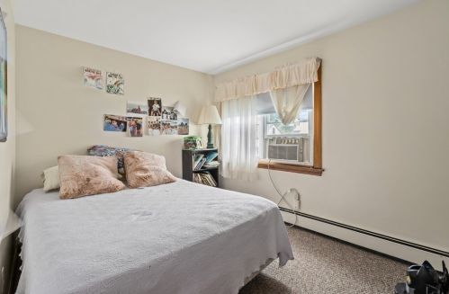 69 Silver Lake Ave, Newton MA 02458-1110 exterior