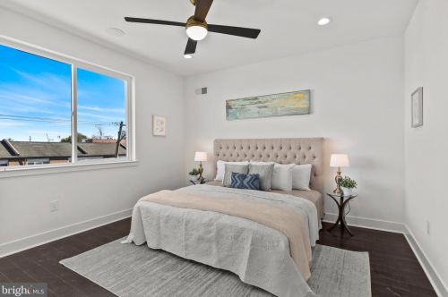 662 13 St, Philadelphia PA 19123-0024 exterior