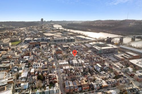 137 42nd St, Pittsburgh PA  15201-3136 exterior