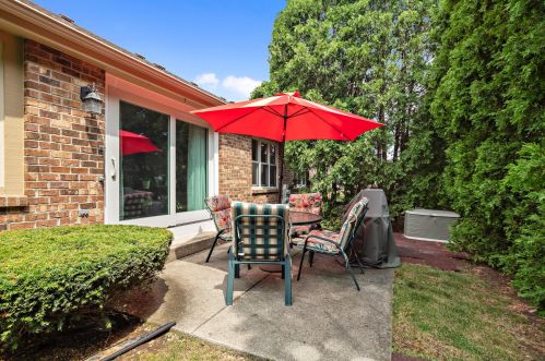 635 Aspenwood Ct, Milwaukee WI 53217-1603 exterior