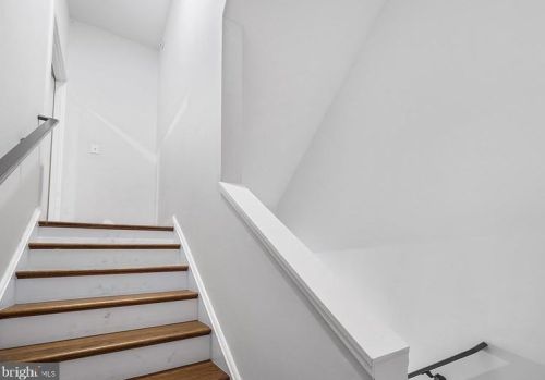 1803 6 St, Philadelphia PA 19140-2539 exterior