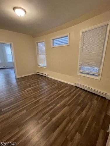 56 13th St, Newark, NJ 07107-1106