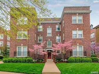 6239 Rosebury Ave, Saint Louis, MO 63105-3221