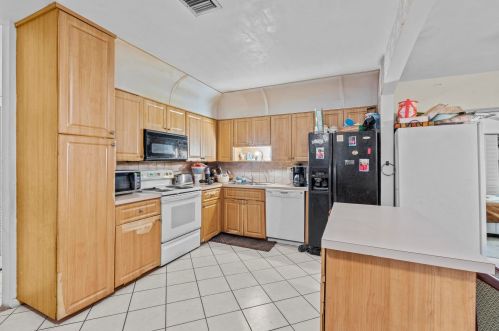 2598 4 Ct, Boca Raton FL 33432-1907 exterior