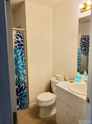 427 Edpas Rd, New Brunswick NJ 08901-3818 exterior