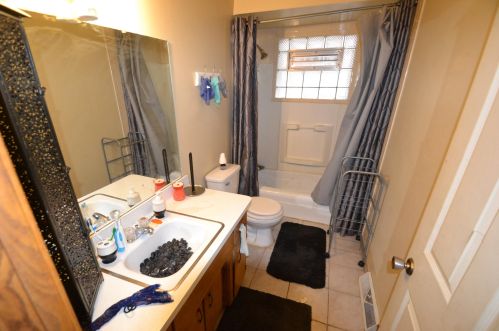 2913 50th St, Milwaukee WI 53219-3319 exterior