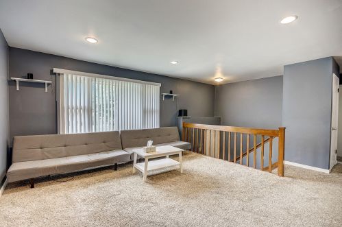 6456 55th St, Milwaukee, WI 53223-5906