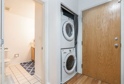 5200 Ellis Ave, Chicago IL  60615-4366 exterior