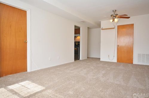 32 College Dr, Edison NJ  08817-5900 exterior