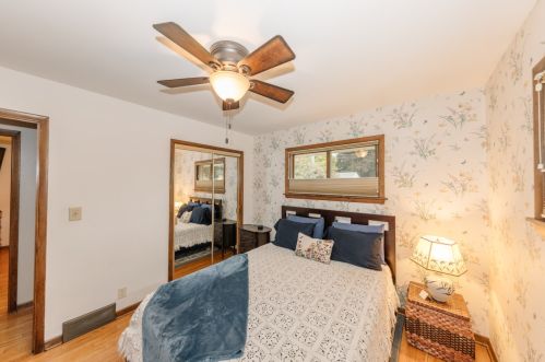 6428 Pne Shr Dr, Milwaukee WI 53209-3424 exterior