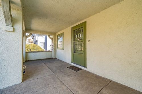 25 Oxford St, Springfield, MA 01108-1611