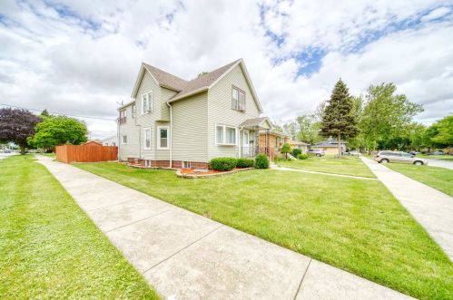 1000 8 Ave, Broadview IL 60153-1903 exterior