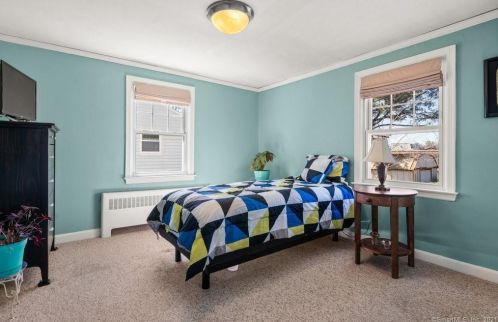 68 Irving St, Manchester CT 06042-3029 exterior