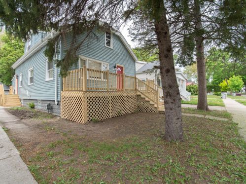 5741 41st St, Milwaukee, WI 53221-3917