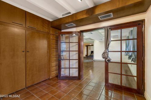 6882 Casas Adobes Dr, Tucson AZ 85704-6126 exterior