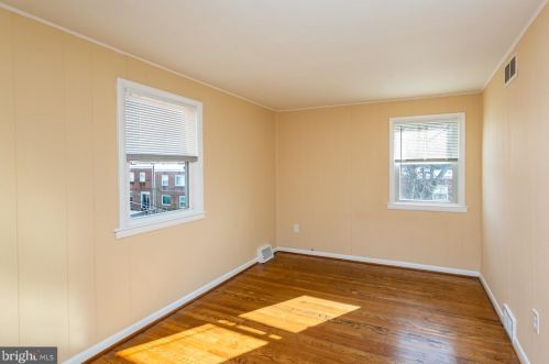 4032 Gideon Rd, Chester PA 19015-1906 exterior