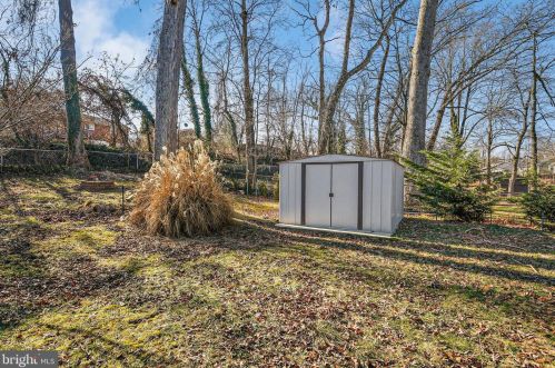 1805 Crawford Dr, Rockville MD 20851-1711 exterior