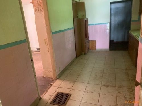 1342 Paulson Ave, Pittsburgh PA 15206-3229 exterior