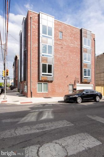 818 Diamond St, Philadelphia PA  19122-1333 exterior