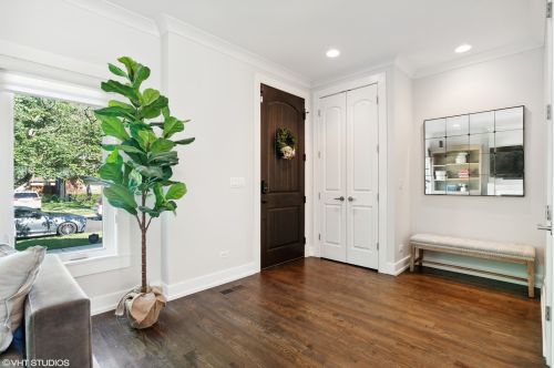 6324 Keeler Ave, Chicago IL  60646-4508 exterior