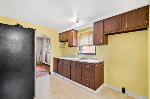 1948 Dartmore St, Pittsburgh PA 15210-4005 exterior