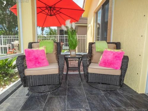 9780 Lindale Trace Blvd, Fort Pierce FL  34987-2411 exterior