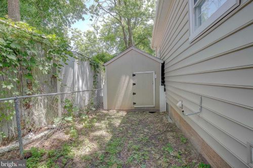 1064 Bell Ave, Glen Burnie MD 21060-6767 exterior